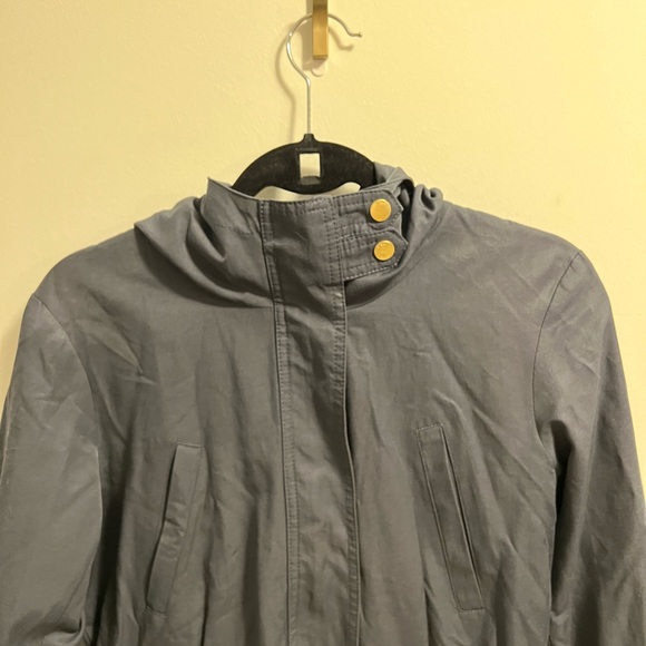 Only water resistant navy jacket with hood. Size M - Picture 4 of 8